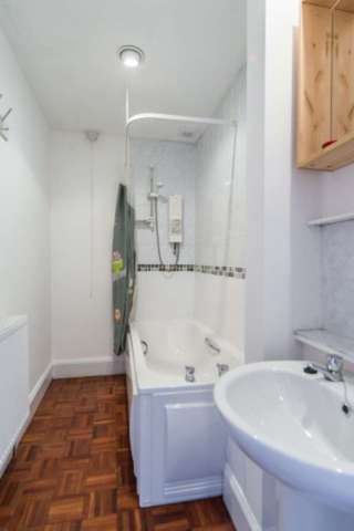 Image of 1 bedroom Flat for sale in Broughton Road Edinburgh EH7 at Broughton Road  Edinburgh, EH7 4JH