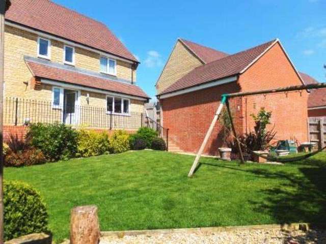  Image of 4 bedroom Detached house for sale in Gilligans Way Faringdon SN7 at Gilligans Way  Faringdon, SN7 7FX