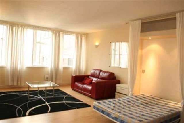  Image of 1 bedroom Flat to rent in York Place Leeds LS1 at Leeds, LS1 2EU