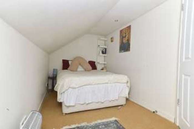  Image of 3 bedroom Flat for sale in Broomfield Crescent Edinburgh EH12 at Broomfield Crescent Corstorphine Edinburgh, EH12 7NH