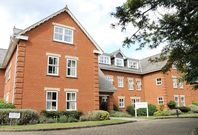  Image of 2 bedroom Flat to rent in Broomhall Road Horsell Woking GU21 at Broomhall Road  Woking, GU21 4AQ