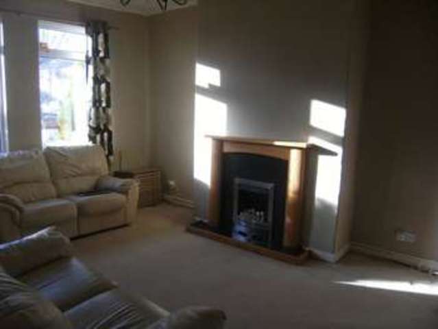  Image of 2 bedroom Terraced house to rent in Crescent Road Ellesmere Port CH65 at Crescent Road  Ellesmere Port, CH65 4DZ