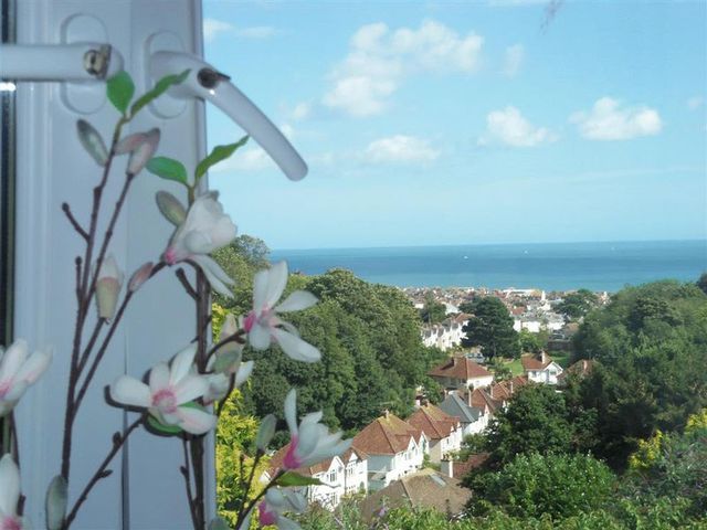  Image of 5 bedroom Detached house to rent in Windmill Gardens Preston Paignton TQ3 at Windmill Gardens  Paignton, TQ3 1BL
