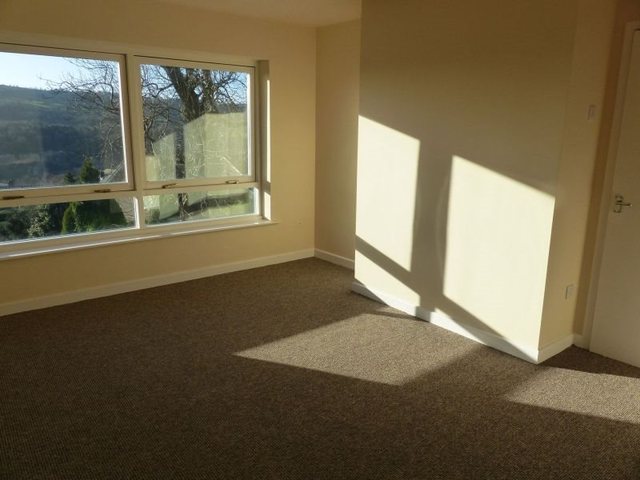 Image of 3 bedroom Apartment to rent in The Close Matlock DE4 at Matlock Derbyshire Upper Hackney, DE4 3LE
