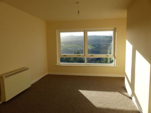  Image of 3 bedroom Apartment to rent in The Close Matlock DE4 at Matlock Derbyshire Upper Hackney, DE4 3LE
