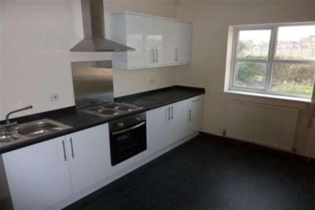  Image of 2 bedroom Flat to rent in High Street Uttoxeter ST14 at Uttoxeter, ST14 7HN