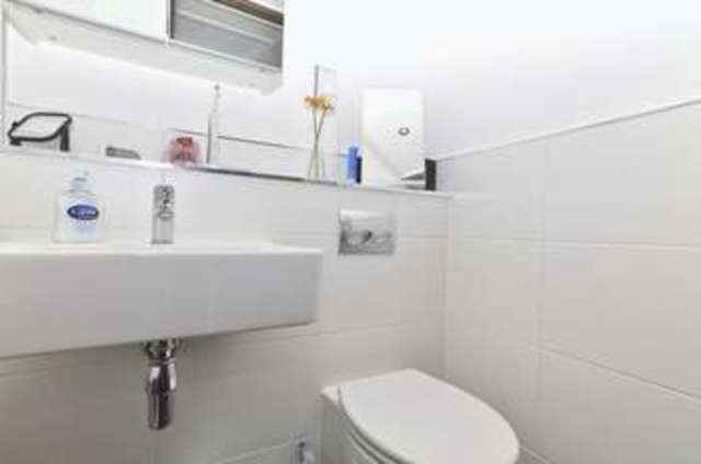  Image of 2 bedroom Flat for sale in Easter Road Edinburgh EH6 at Easter Road Easter Road Edinburgh, EH6 8JF