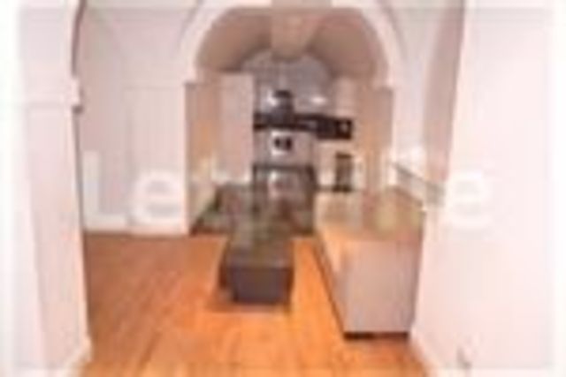  Image of 4 bedroom Flat to rent in Weymouth Mews London W1G at London, W1G 7DX