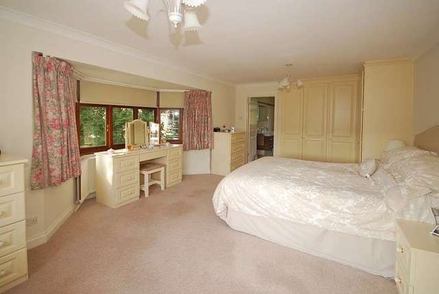  Image of 5 bedroom Detached house for sale in Pentre-Poeth Road Bassaleg Newport NP10 at 58 Pentrepoeth Road  Newport, NP10 8LL