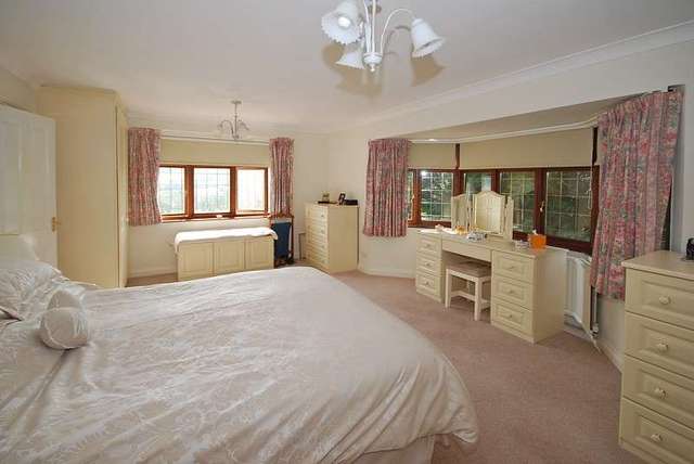  Image of 5 bedroom Detached house for sale in Pentre-Poeth Road Bassaleg Newport NP10 at 58 Pentrepoeth Road  Newport, NP10 8LL