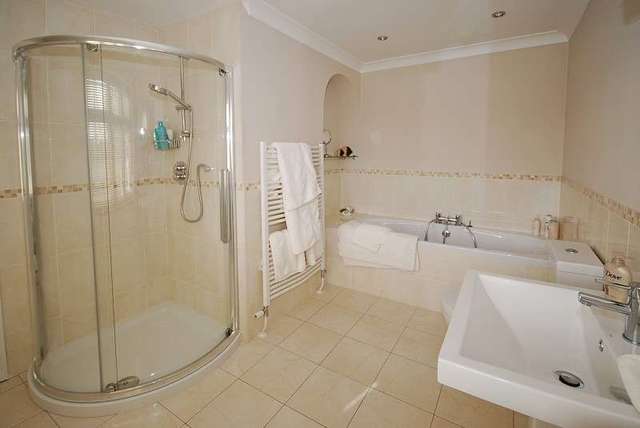  Image of 5 bedroom Detached house for sale in Pentre-Poeth Road Bassaleg Newport NP10 at 58 Pentrepoeth Road  Newport, NP10 8LL