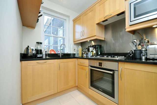 Image of 3 bedroom Detached house to rent in Abbotsbury Close London W14 at Abbotsbury Close  Holland Park, W14 8EQ