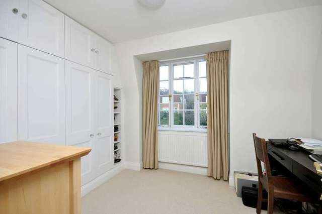  Image of 3 bedroom Detached house to rent in Abbotsbury Close London W14 at Abbotsbury Close  Holland Park, W14 8EQ