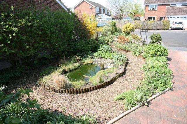  Image of 4 bedroom Detached house for sale in Addington Close Devizes SN10 at DEVIZES SN10 DEVIZES, SN10 5BE