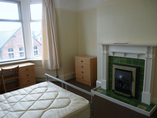  Image of 3 bedroom Flat to rent in Addycombe Terrace Newcastle upon Tyne NE6 at Addycombe Terrace Array Byker, NE6 5NB