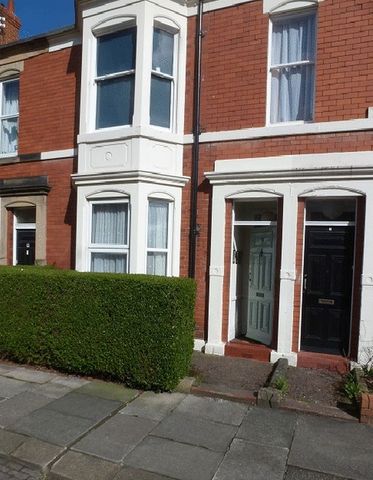  Image of 2 bedroom Flat to rent in Albemarle Avenue Gosforth Newcastle upon Tyne NE2 at Albemarle Avenue Array Jesmond, NE2 3NQ
