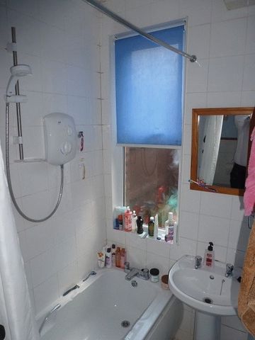  Image of 2 bedroom Flat to rent in Albemarle Avenue Gosforth Newcastle upon Tyne NE2 at Albemarle Avenue Array Jesmond, NE2 3NQ