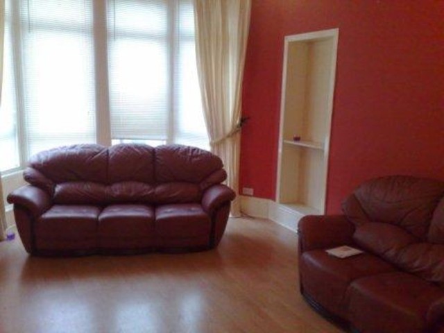  Image of 2 bedroom Flat to rent in Alexandra Parade Dennistoun Glasgow G31 at Dennistoun Glasgow Glasgow, G31 3BT