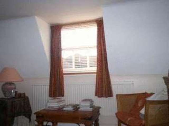  Image of 1 bedroom Flat to rent in High Street Alton GU34 at 59 High Street  Alton, GU34 1AB