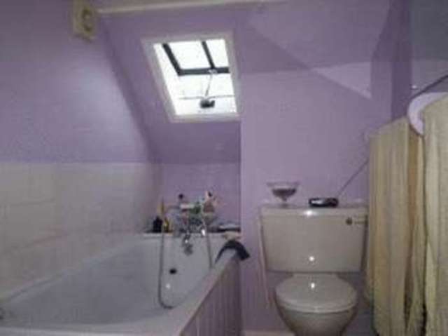  Image of 1 bedroom Flat to rent in High Street Alton GU34 at 59 High Street  Alton, GU34 1AB