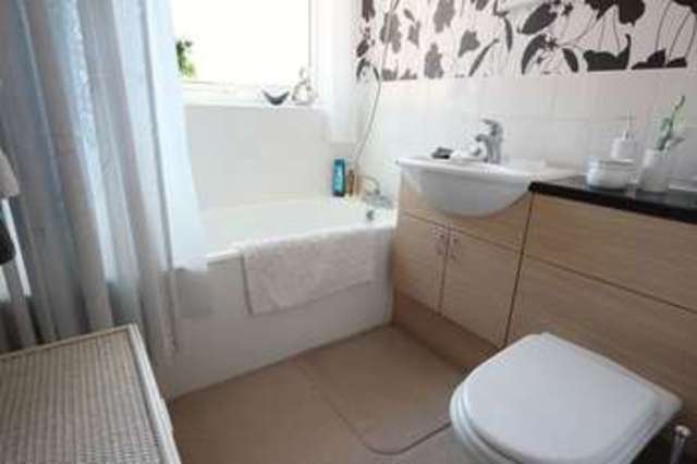  Image of 2 bedroom Flat for sale in Alton Road Prenton CH43 at Alton Road  Oxton, CH43 1XN