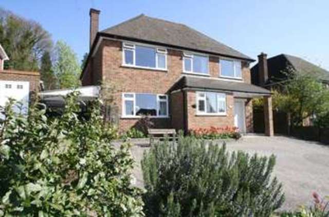  Image of 4 bedroom Detached house to rent in Amersham Hill Gardens High Wycombe HP13 at Amersham Hill Gardens  High Wycombe, HP13 6QP