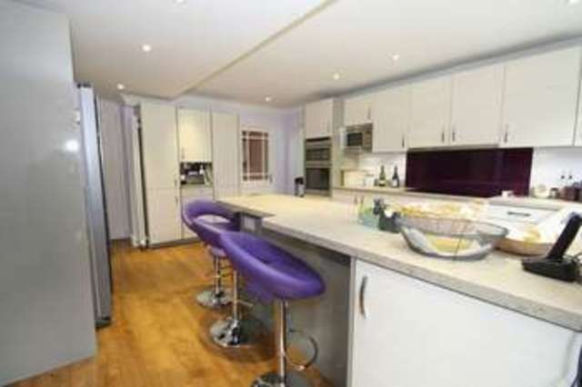  Image of 4 bedroom Detached house to rent in Amersham Hill Gardens High Wycombe HP13 at Amersham Hill Gardens  High Wycombe, HP13 6QP