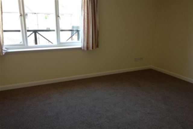  Image of 2 bedroom Flat to rent in Annfield Gardens Stirling FK8 at Stirling Town Stirling Stirling, FK8 2BJ