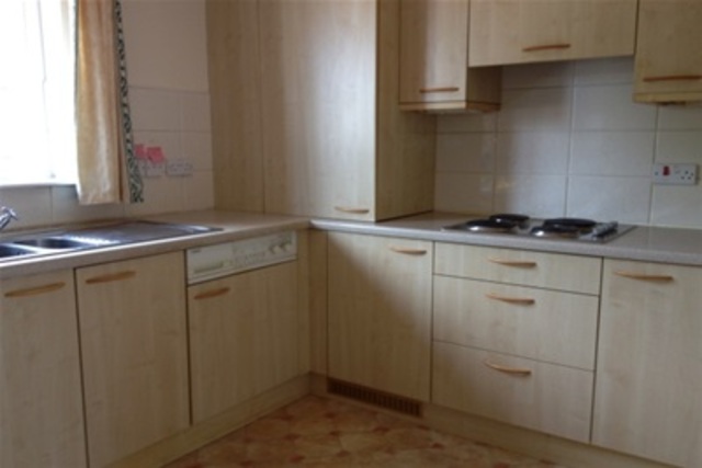  Image of 2 bedroom Flat to rent in Annfield Gardens Stirling FK8 at Stirling Town Stirling Stirling, FK8 2BJ