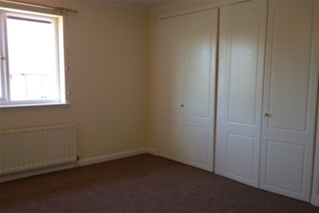 Image of 2 bedroom Flat to rent in Annfield Gardens Stirling FK8 at Stirling Town Stirling Stirling, FK8 2BJ