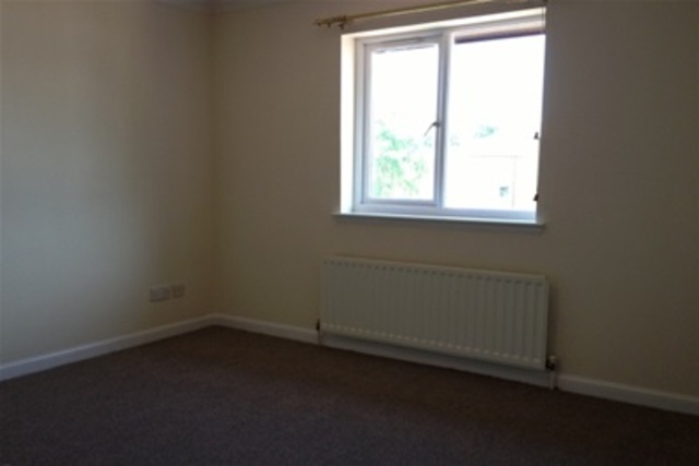  Image of 2 bedroom Flat to rent in Annfield Gardens Stirling FK8 at Stirling Town Stirling Stirling, FK8 2BJ