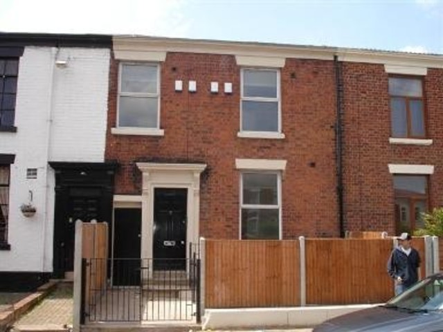  Image of 1 bedroom Flat to rent in East View Preston PR1 at East View  Preston, PR1 5AS