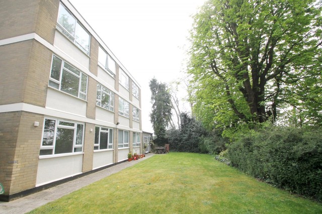  Image of 2 bedroom Flat to rent in Grosvenor Road St. Albans AL1 at Grosvenor Road  St Albans, AL1 3BZ