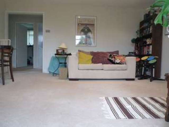  Image of 2 bedroom Flat to rent in Ash Road Headingley Leeds LS6 at 37 Ash Road  Leeds, LS6 3LB