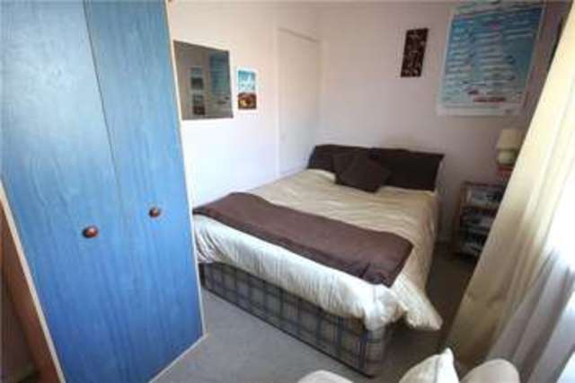  Image of 3 bedroom End of Terrace for sale in Ashton Road Woking GU21 at Woking  Knaphill, GU21 3QF