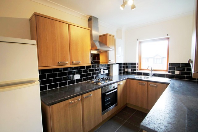  Image of 2 bedroom Flat to rent in Ashtree Court Granville Road St. Albans AL1 at Granville Road  St Albans, AL1 5UE