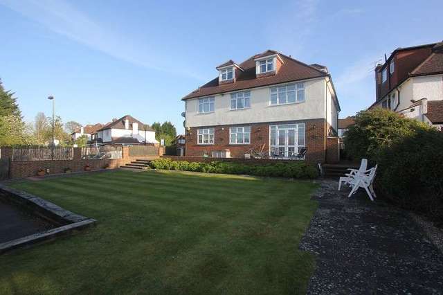  Image of 1 bedroom Flat for sale in Hillside Drive Edgware HA8 at Aspen Lodge  Edgware, HA8 7PB