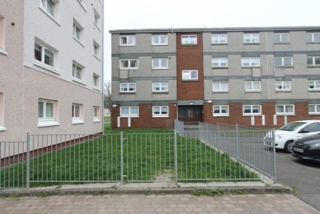  Image of 3 bedroom Flat to rent in Baltic Place Glasgow G40 at Bridgeton Glasgow Glasgow, G40 3EH