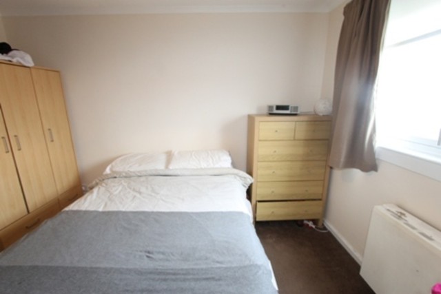  Image of 3 bedroom Flat to rent in Baltic Place Glasgow G40 at Bridgeton Glasgow Glasgow, G40 3EH