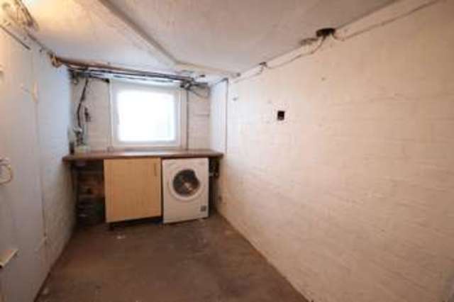  Image of 2 bedroom Terraced house to rent in Bankfield Terrace Burley Leeds LS4 at Bankfield Terrace Burley Leeds, LS4 2RE