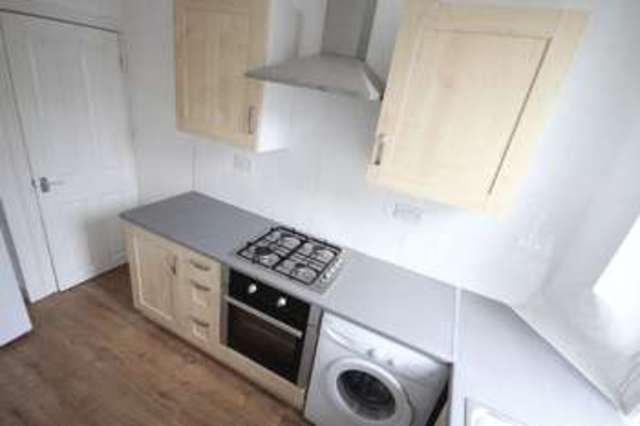  Image of 2 bedroom Terraced house to rent in Bankfield Terrace Burley Leeds LS4 at Bankfield Terrace Burley Leeds, LS4 2RE