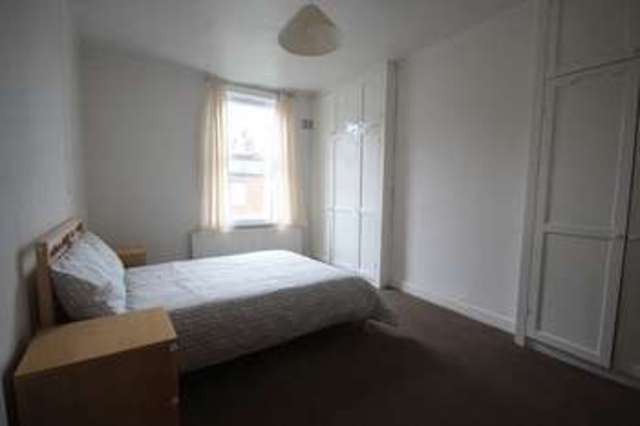  Image of 2 bedroom Terraced house to rent in Bankfield Terrace Burley Leeds LS4 at Bankfield Terrace Burley Leeds, LS4 2RE
