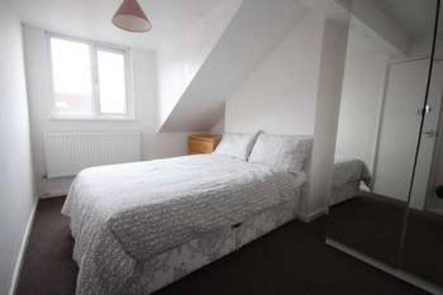  Image of 2 bedroom Terraced house to rent in Bankfield Terrace Burley Leeds LS4 at Bankfield Terrace Burley Leeds, LS4 2RE
