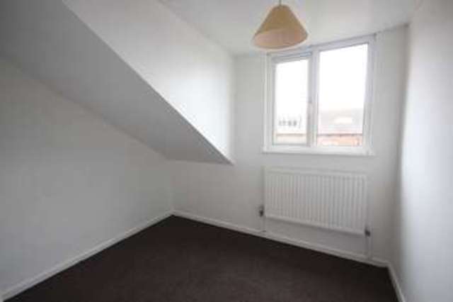  Image of 2 bedroom Terraced house to rent in Bankfield Terrace Burley Leeds LS4 at Bankfield Terrace Burley Leeds, LS4 2RE