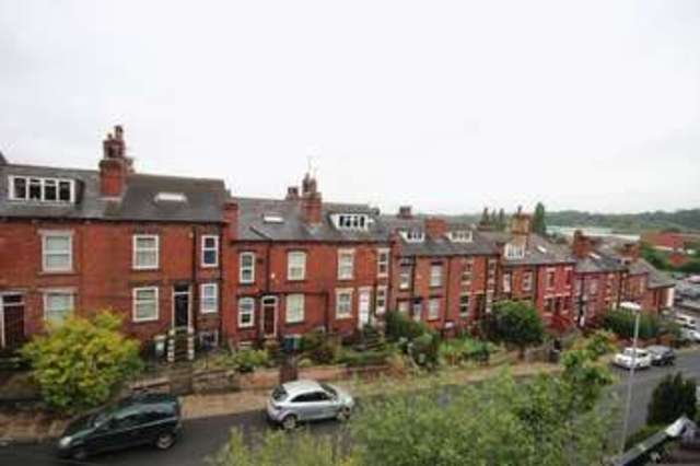  Image of 2 bedroom Terraced house to rent in Bankfield Terrace Burley Leeds LS4 at Bankfield Terrace Burley Leeds, LS4 2RE