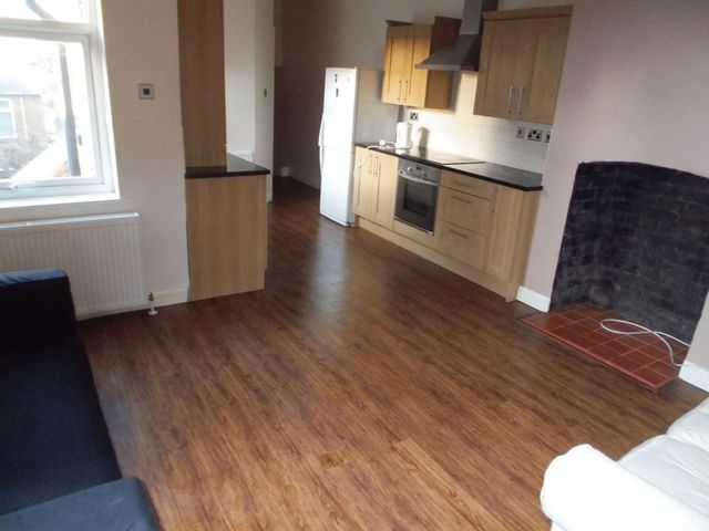  Image of 3 bedroom Flat to rent in Bavington Drive Newcastle upon Tyne NE5 at Bavington Drive Fenham Wallbottle, NE5 2HS