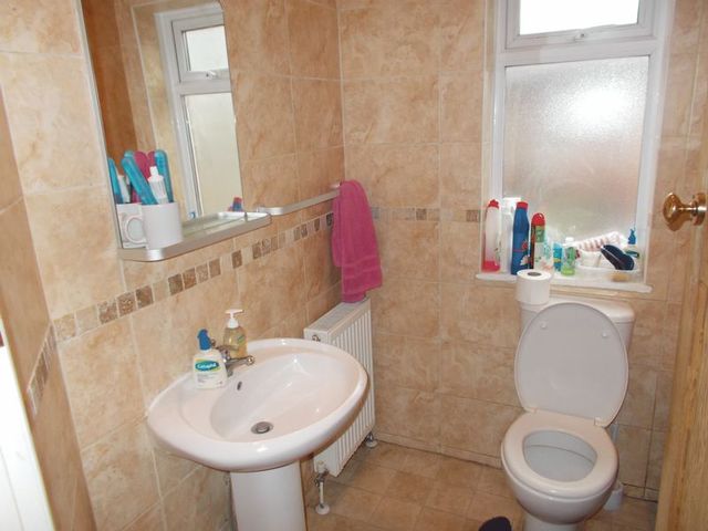 Image of 3 bedroom Flat to rent in Bavington Drive Newcastle upon Tyne NE5 at Bavington Drive Fenham Wallbottle, NE5 2HS
