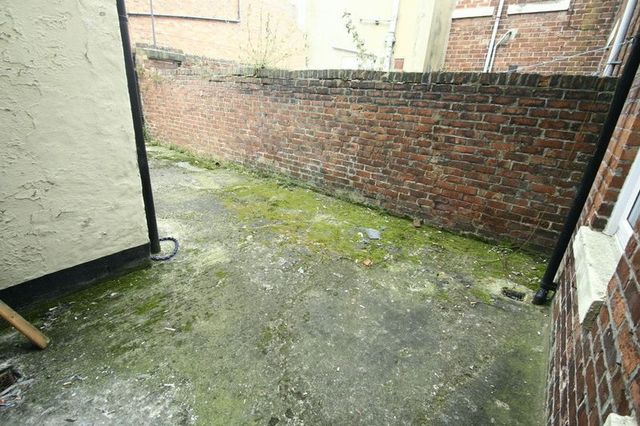  Image of 2 bedroom Flat to rent in Bayswater Road Jesmond Newcastle upon Tyne NE2 at Bayswater Road Array Jesmond, NE2 3HP