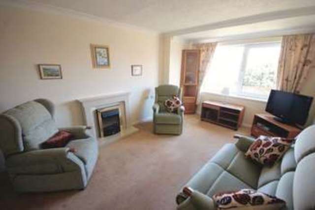 Image of 1 bedroom Flat for sale in Beach Road Lee-on-the-Solent PO13 at Beach Road  Lee-On-The-Solent, PO13 9BP