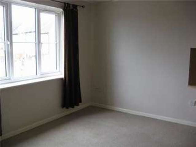  Image of 1 bedroom Flat to rent in Beaulieu Drive Yeovil BA21 at Beaulieu Drive  Yeovil, BA21 3TP